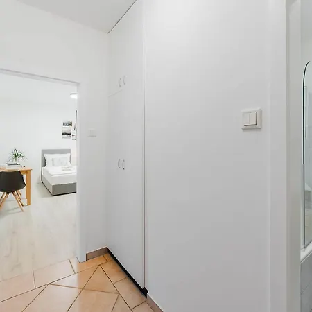 Billys ,renoviert, Netflix, Self Check In